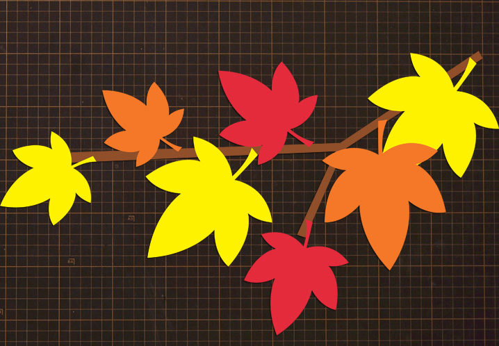 無料ダウンロード型紙で「紅葉」の壁面飾りを作ってみた！ 秋 ９月10月 11月 保育園 幼稚園 介護施設 デイサービス 壁面装飾 製作 | 壁面飾り 型紙工房